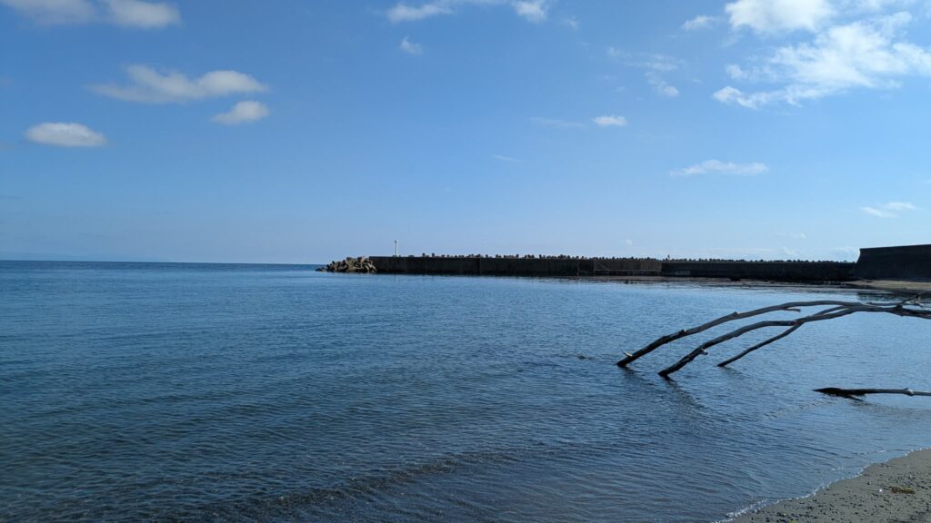 熊石の海